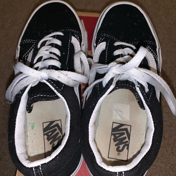 Boys Old Skool black and white Vans. Size 2. - Picture 7 of 7